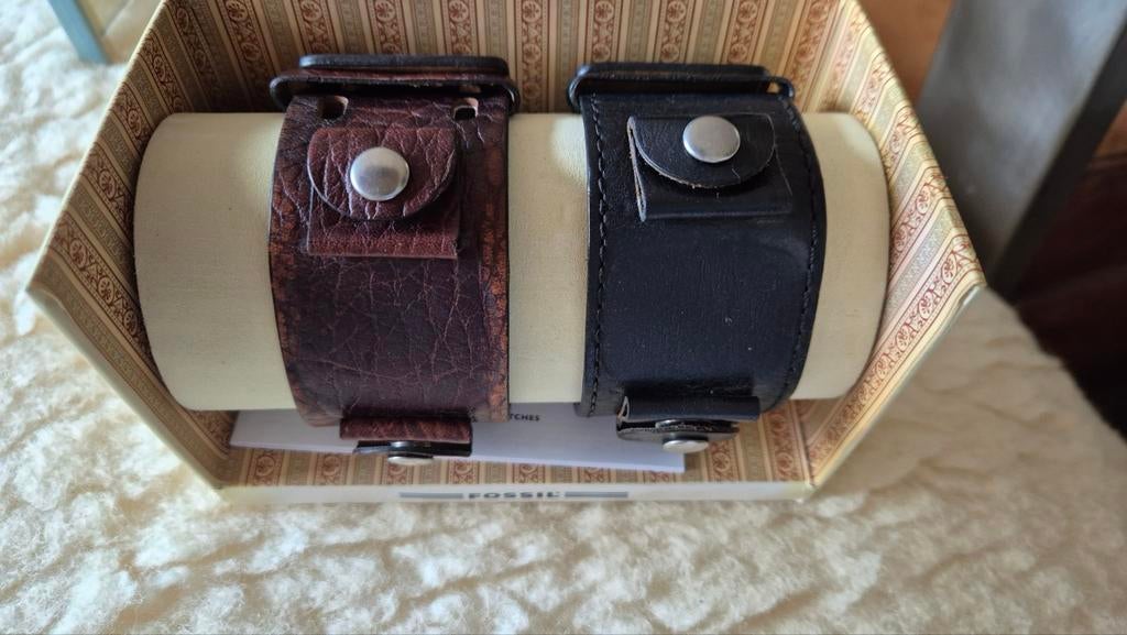 2 leren Fossil heren horlogebanden armbanden mooi, Ophalen of Verzenden, Gebruikt, Overige kleuren, Leer