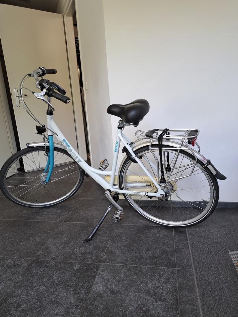 Gazelle, bewezen merk, in prima staat. Kleur Wit, maat 57cm, Ophalen