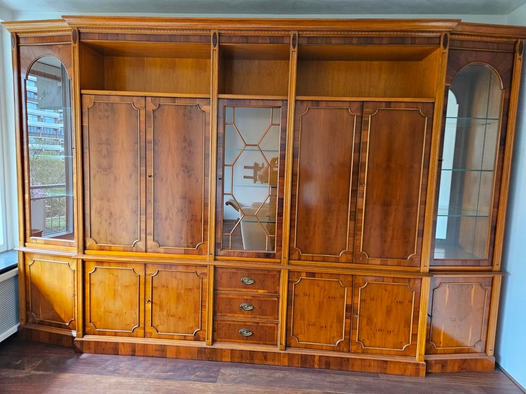 Prachtige buffetkast 350 x 235 cm zelf demonteren, Huis en Inrichting, Kasten | Buffetkasten, Ophalen, Kersenhout, 200 cm of meer