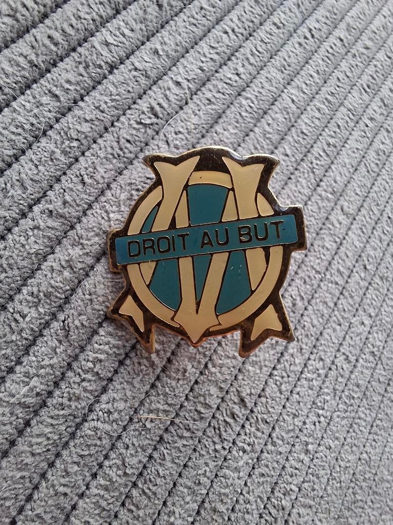 Pin Olympique Marseille, Verzamelen, Speldjes, Pins en Buttons, Ophalen of Verzenden, Sport
