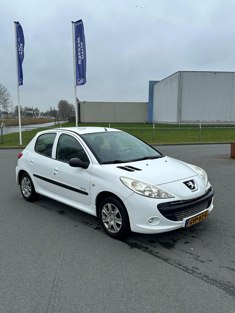Peugeot 206+ 1.4 5D 2011 Wit 154xxx km, 206+, 1360 cc, 4 cilinders, Wit