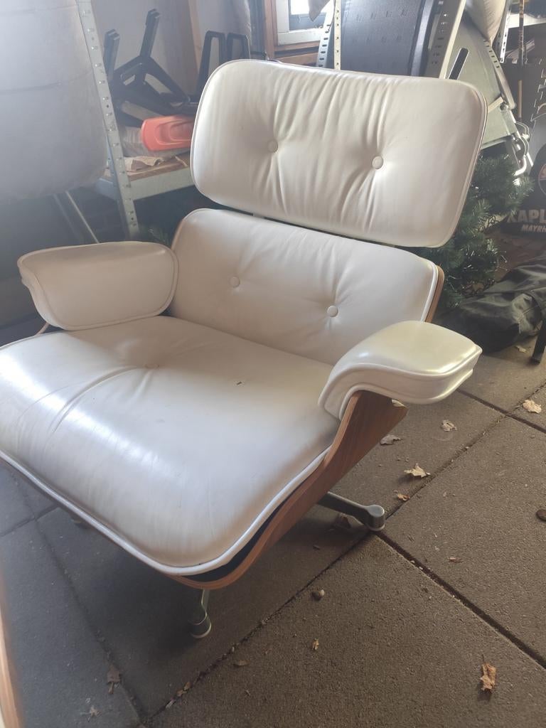 Eames Lounge Chair – Wit Leer & Notenhout – Design Kla, Ophalen, Gebruikt, Wit, Leer