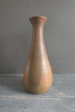 Vintage lange bruine gemêleerde vaas gesigneerd met 'W', Verzenden