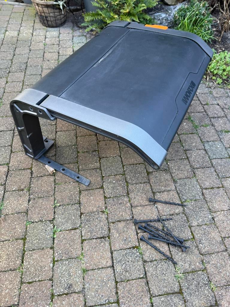 Te koop. Worx Landroid robotgrasmaaier garage, Ophalen, Zo goed als nieuw