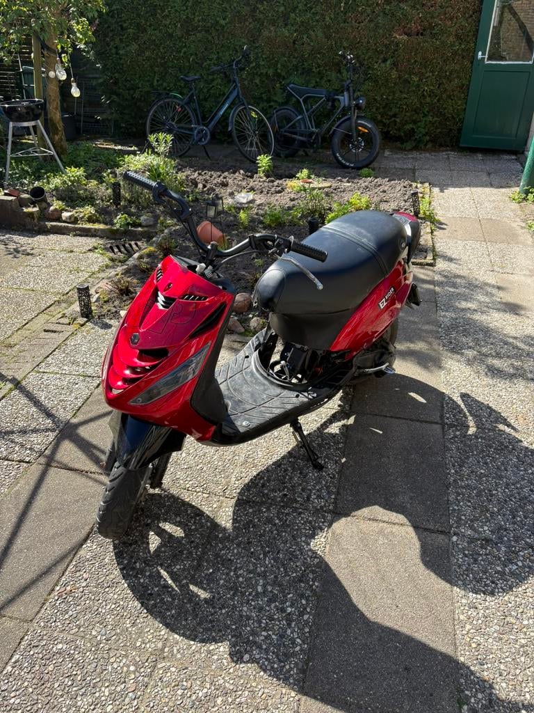 Zip 70cc zonder kenteken, Ophalen, Zo goed als nieuw, Tweetakt, Zip