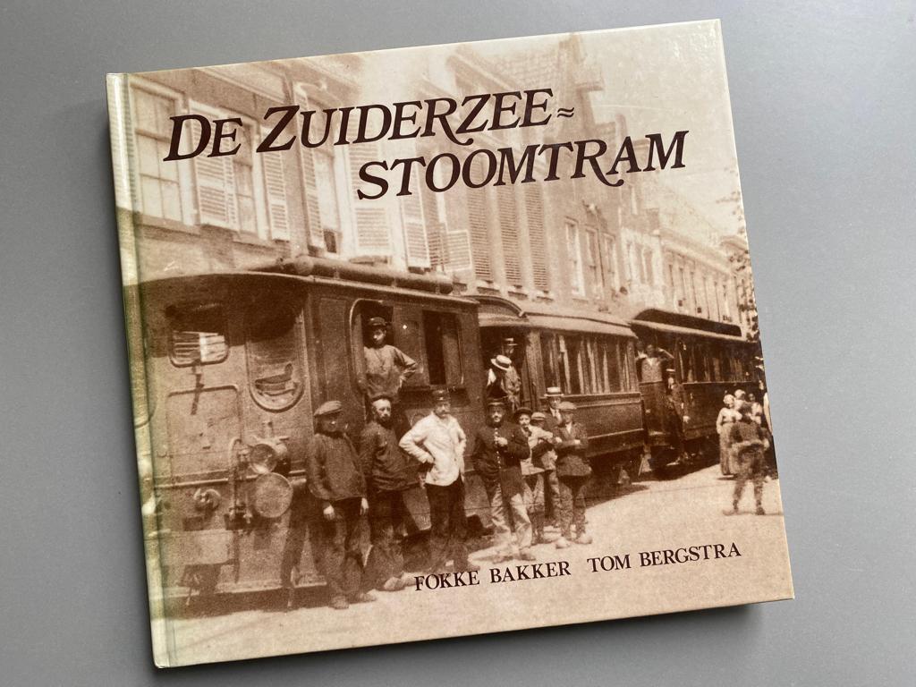 De Zuiderzee stroomtram Fokke Bakker 1987, Boeken, Ophalen of Verzenden, 20e eeuw of later, Zo goed als nieuw