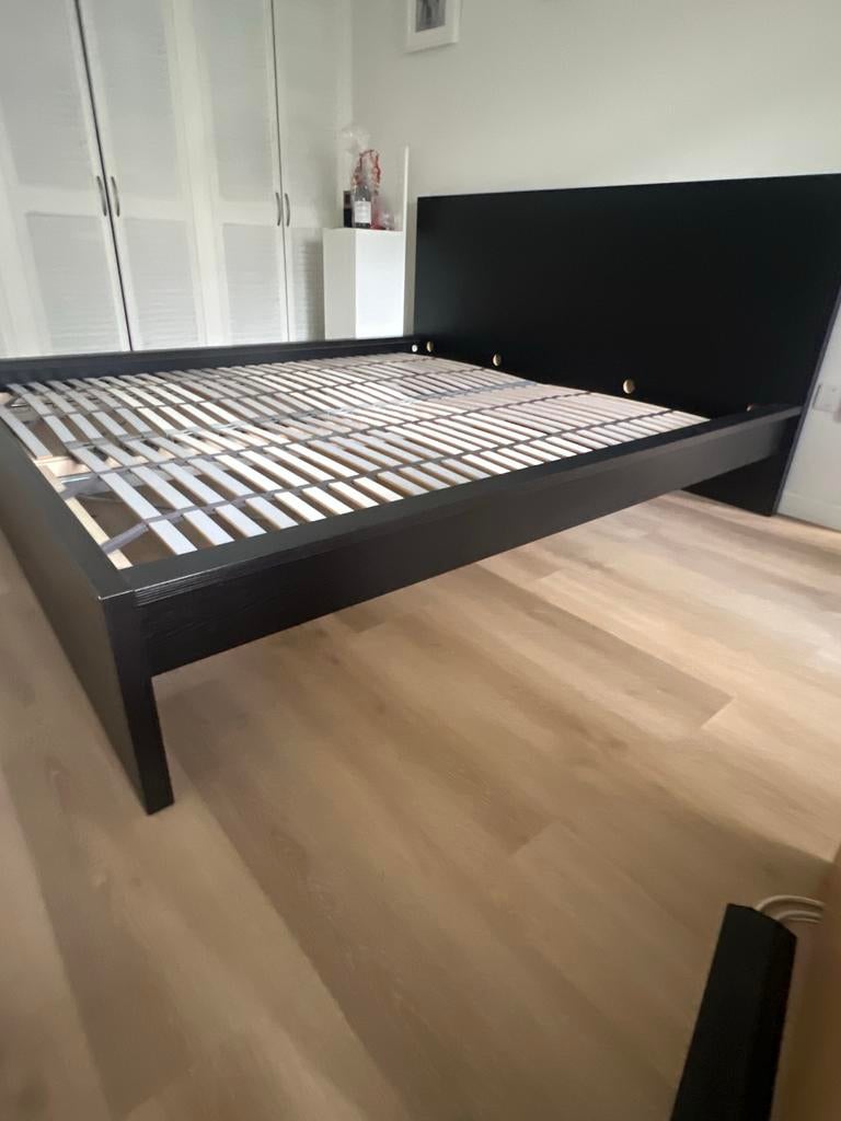 IKEA Malm bedframe 180x200 zwart/bruin met lattenbodems, Huis en Inrichting, Slaapkamer | Bedden, Ophalen, Zo goed als nieuw, Tweepersoons