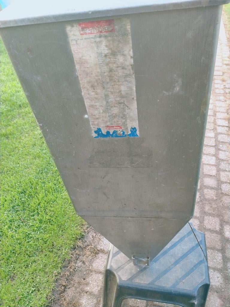 Voeder silo voor vogelvoer, Dieren en Toebehoren, Ophalen