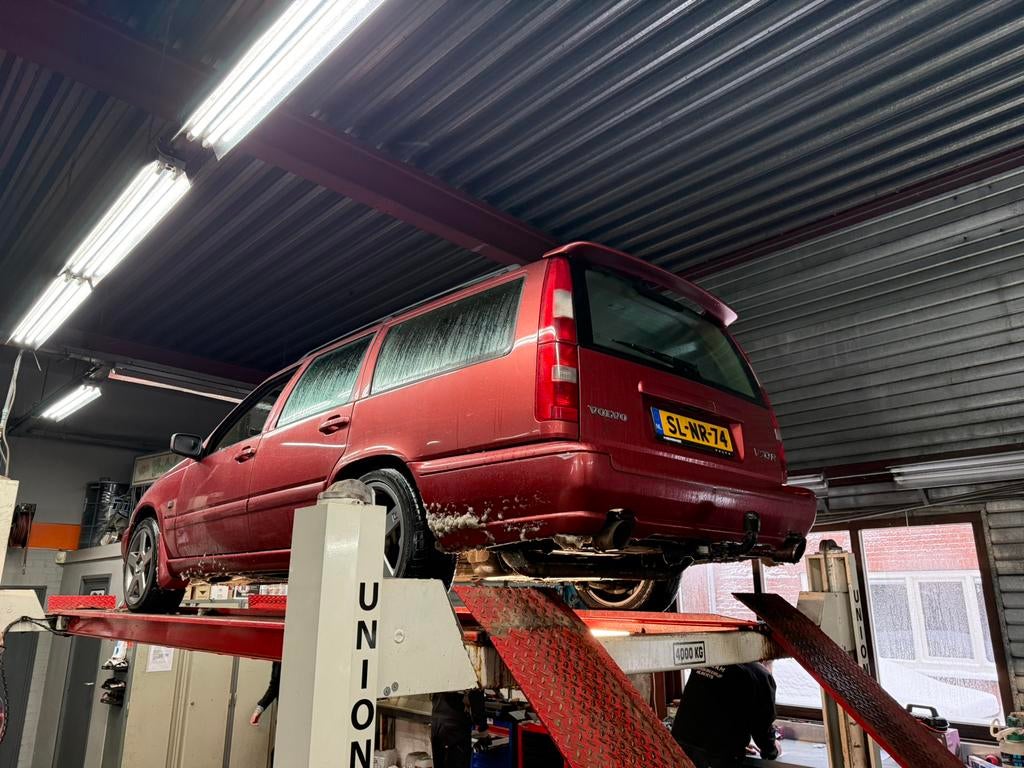 Volvo V70R FWD LPG, Ophalen of Verzenden, Volvo