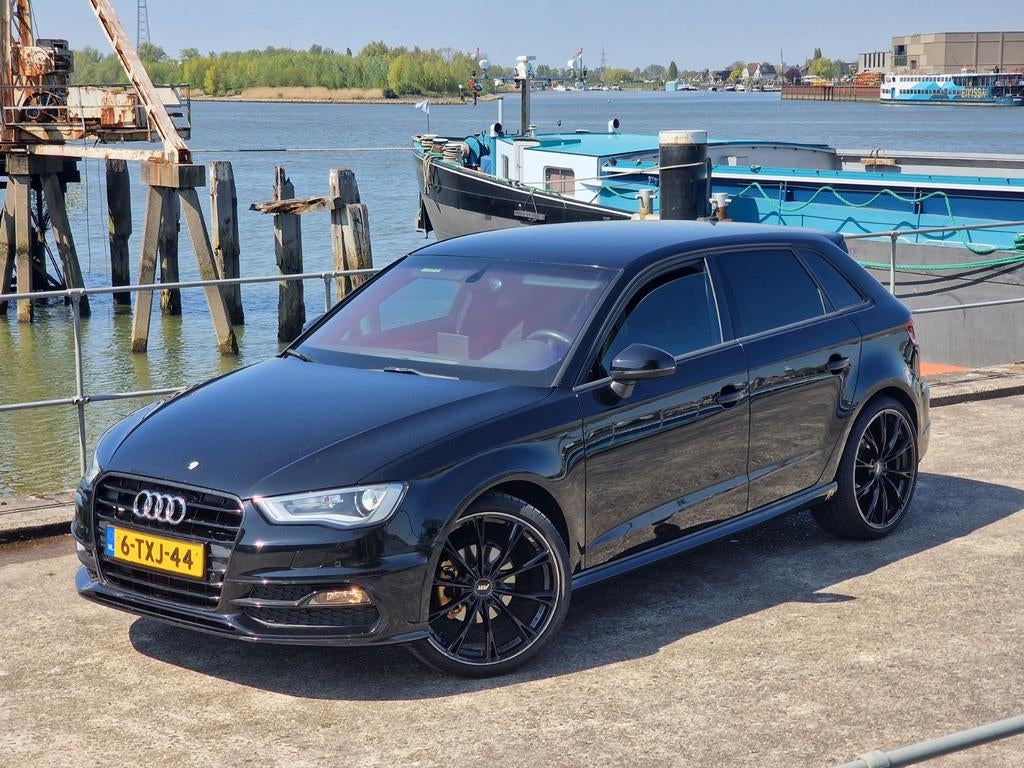 NETTE AUDI A3 S-LINE SPORTBACK | AUTOMAAT | KEYLESS A1 S3, Auto's, Audi, A3, Airbags, Airconditioning, Alarm, Bluetooth, Boordcomputer