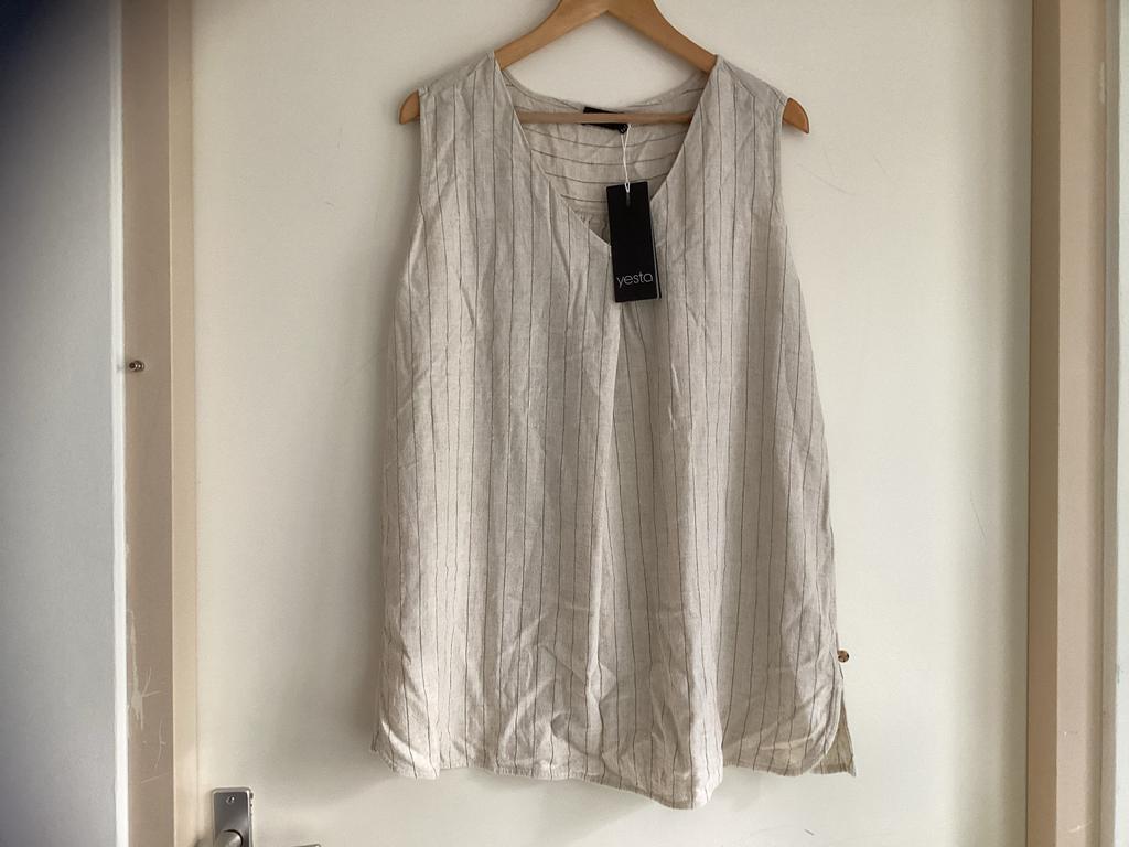 Yesta top maat 46 beige met zwart streepje, Ophalen of Verzenden, Nieuw, Beige