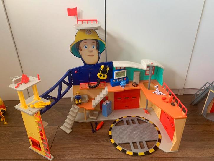 Brandweerman Sam Kazerne & Speelhuisje, Kinderen en Baby's, Speelgoed | Actiefiguren, Gebruikt, Ophalen of Verzenden