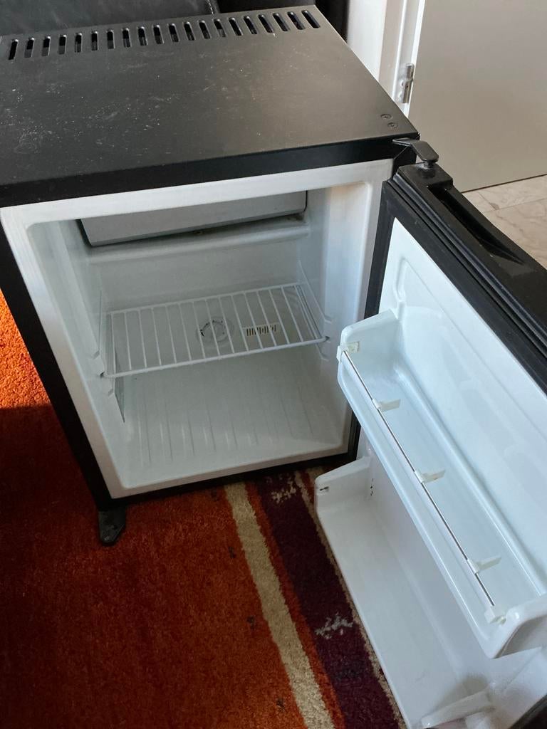 Compacte mini koelkast met vriesvak - Ideaal voor studenten, Ophalen, Gebruikt, Minder dan 75 liter, Met vriesvak