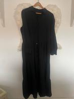 Leuke zwarte lange jurk, Kleding | Dames, Ophalen of Verzenden, Nieuw, Zwart, Onder de knie