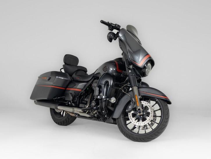 Harley-Davidson FLHXSE CVO Street Glide (bj 2018), Motoren, Motoren | Harley-Davidson, Bedrijf, Overig, meer dan 35 kW, ABS, Cruise Control