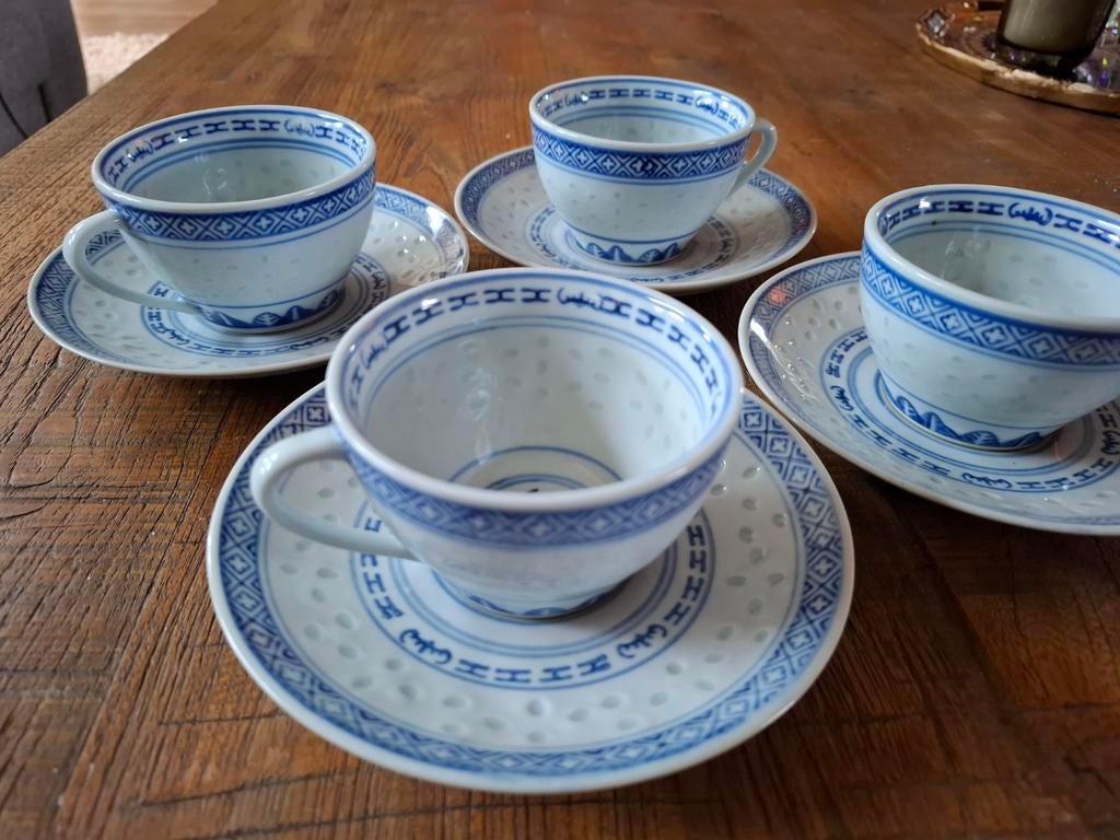 4 Chinese Kopjes met Schotels, Antiek en Kunst, Antiek | Servies los, Ophalen of Verzenden