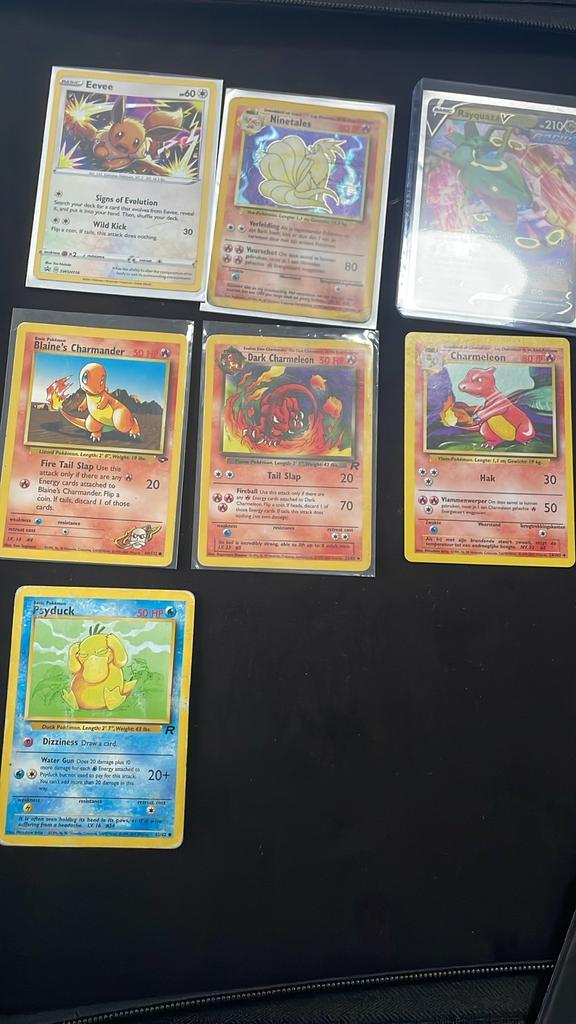 Pokémon kaarten collectie - Eevee, Ninetales, Rayquaza, Char, Hobby en Vrije tijd, Verzamelkaartspellen | Pokémon, Zo goed als nieuw