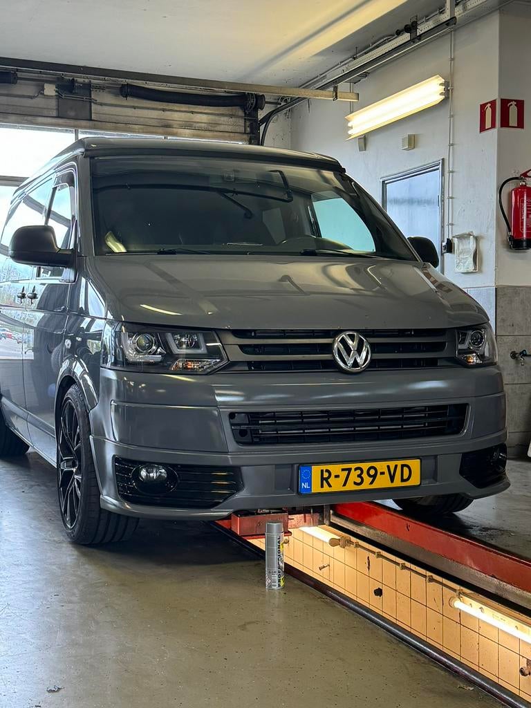 Volkswagen 2010 Grijs, Auto's, Volkswagen, Particulier, Transporter, Diesel, Automaat, Origineel Nederlands, Zilver of Grijs, Onderhoudsboekje