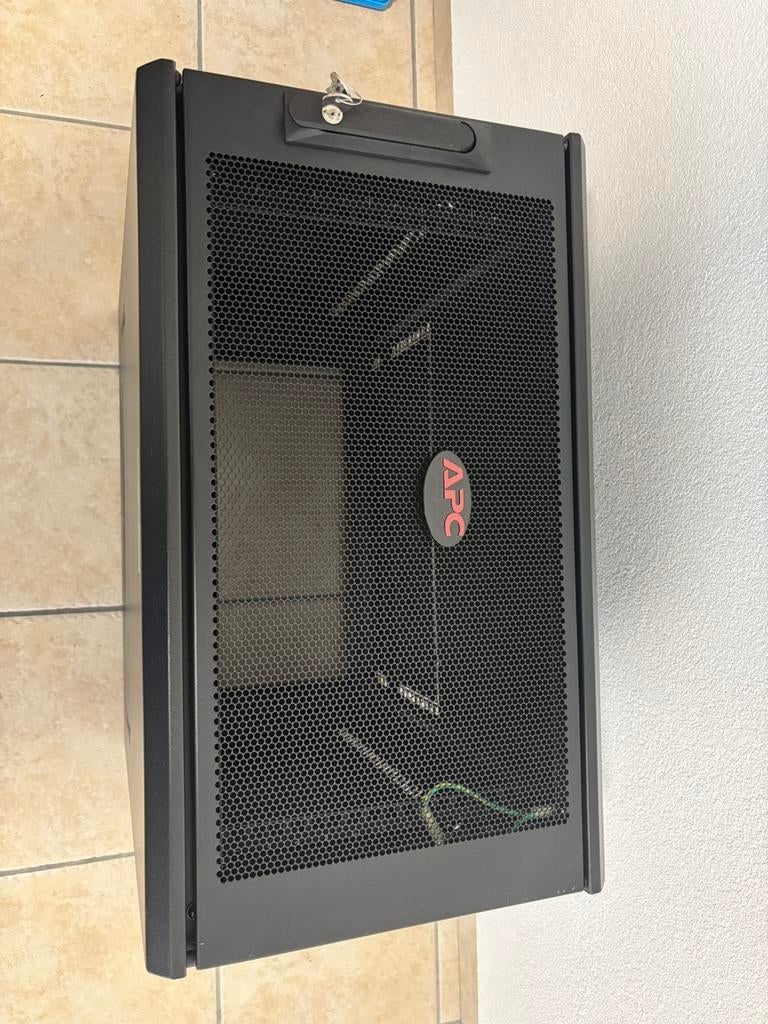 Serverkast / patchkast nieuw met 2 sleutels, Computers en Software, Ophalen, Nieuw, Geperforeerd