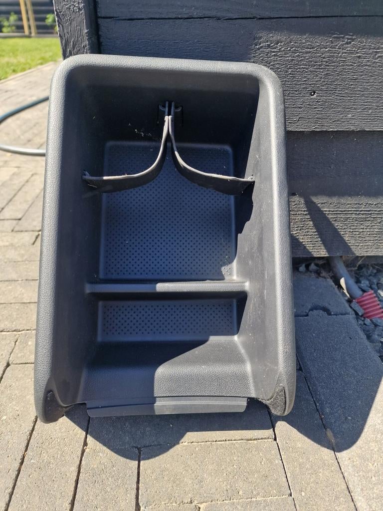 Skoda Enyaq iV Opbergvak Middenconsole Achterbank, Auto-onderdelen, Interieur en Bekleding, Ophalen of Verzenden, Gebruikt, Skoda