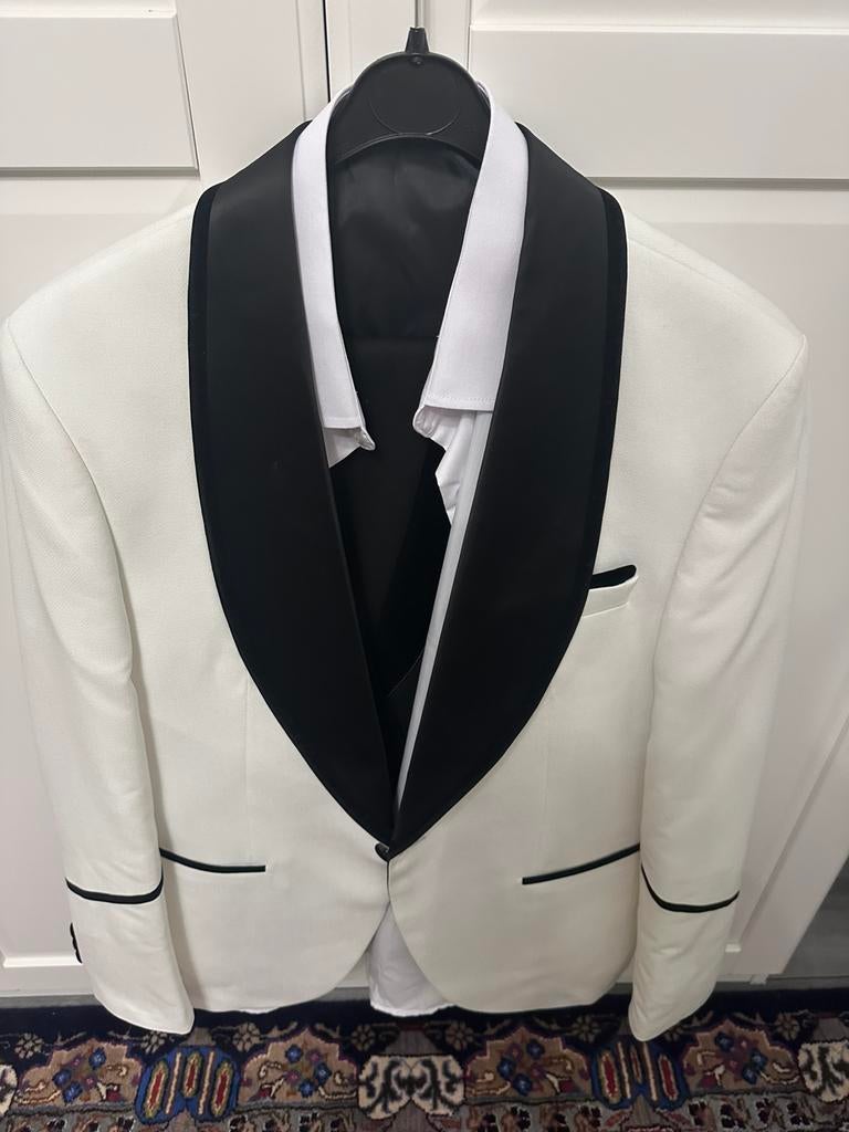 4 delig zwart wit smoking kostuum te koop, Kleding | Heren, Kostuums en Colberts, Ophalen of Verzenden, Nieuw, Maat 48/50 (M)