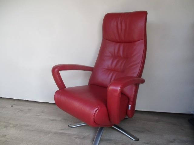 NIEUWSTAAT Framatie Twice design relax fauteuil rood leder, Ophalen, 75 tot 100 cm, Leer, Zo goed als nieuw