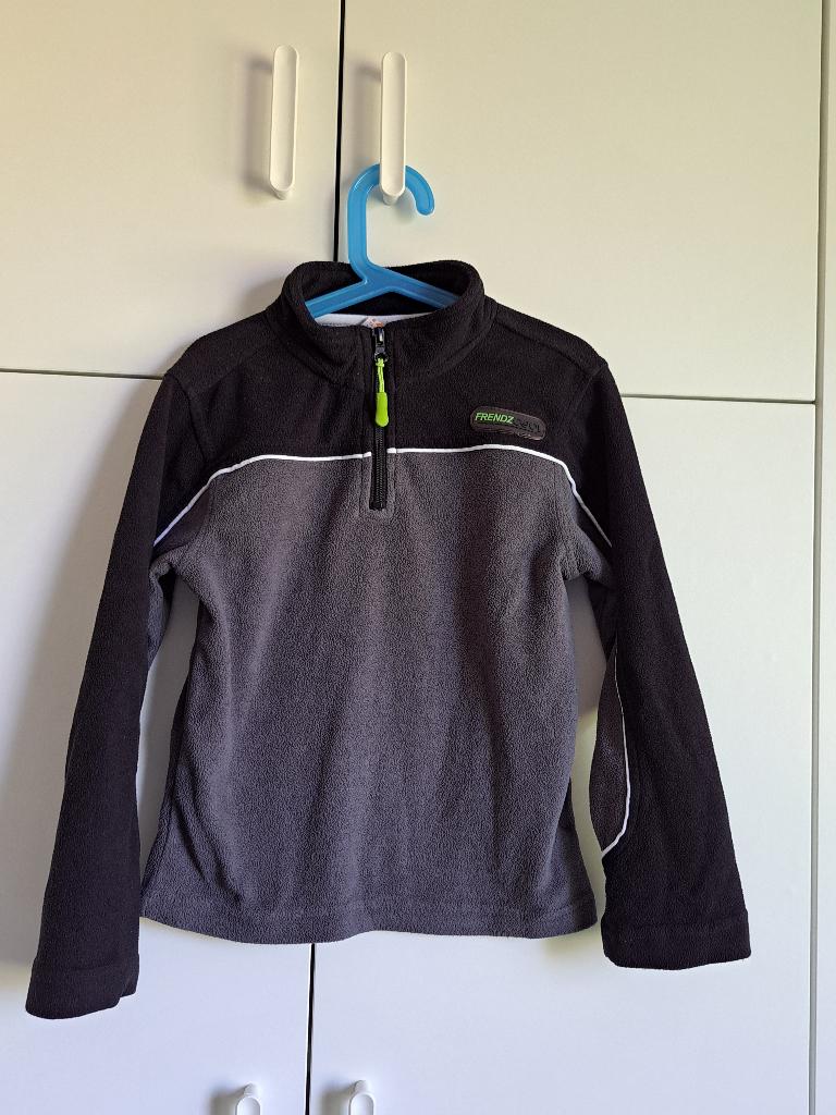 Fleece trui - Fr3ndz - maat 128, Kinderen en Baby's, Kinderkleding | Maat 128, Gebruikt, Trui of Vest, Ophalen of Verzenden, Fr3ndz