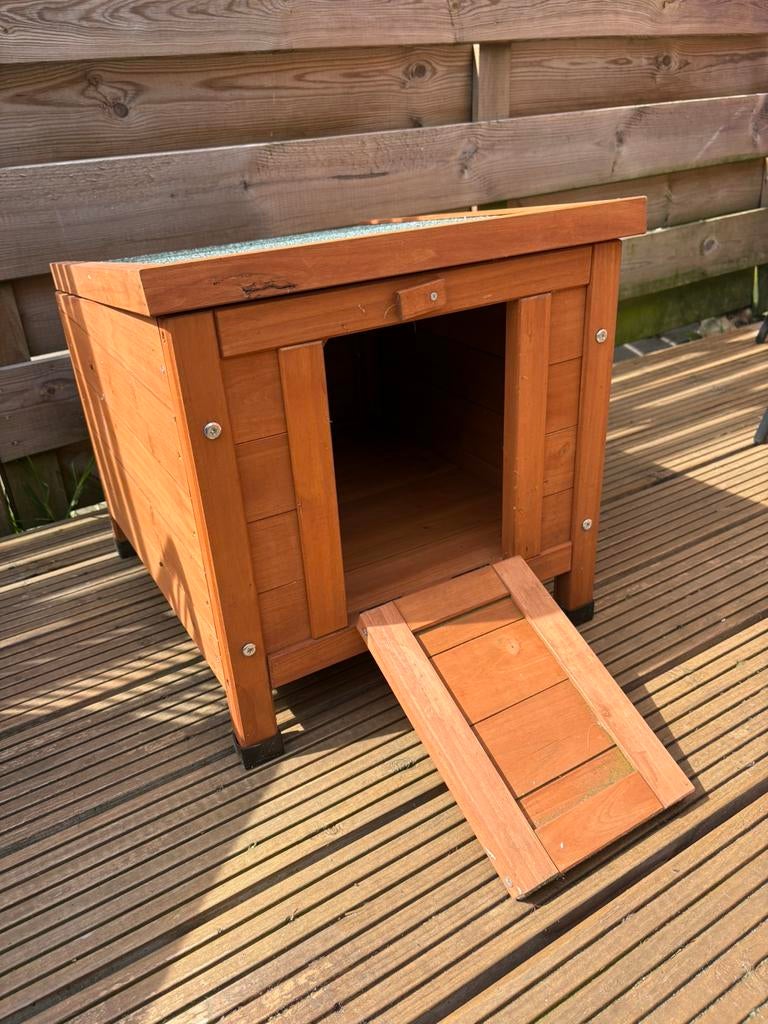 Katten buitenhuis / kattenhuis, Dieren en Toebehoren, Ophalen, Zo goed als nieuw