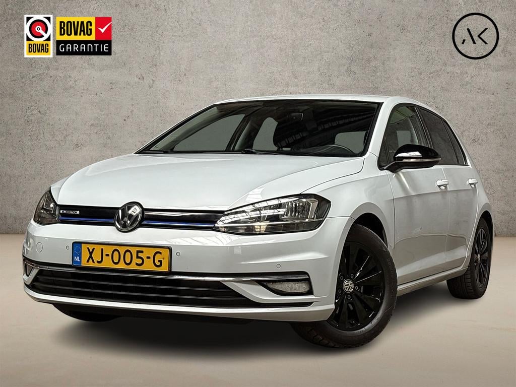 Volkswagen Golf 1.5 TSI Sportline (APPLE CARPLAY, 4 CILINDER, Voorwielaandrijving, 12 maanden, Stof, 4 cilinders