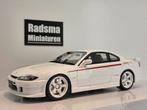 Nissan Silvia (S15) Spec-R Nismo Aero Wit - 1:18 Ottomobile, Hobby en Vrije tijd, Modelauto's | 1:18, OttOMobile, Auto, Nieuw