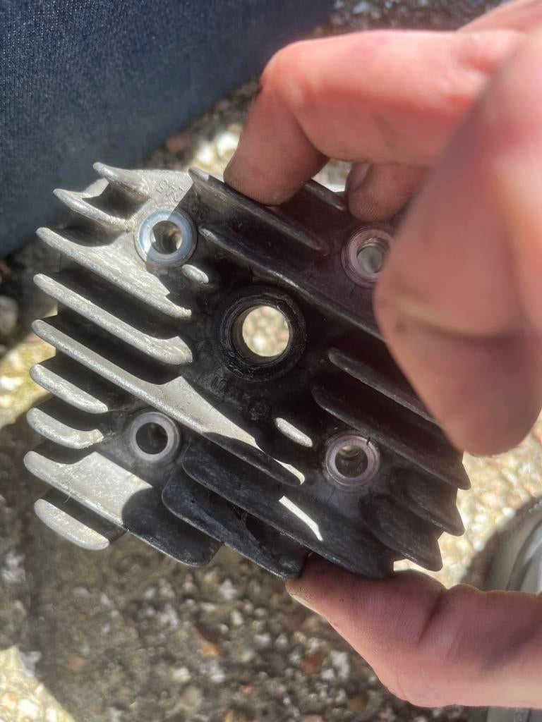 Cilinders en cilinder koppen van piaggio en peugeot, Ophalen of Verzenden