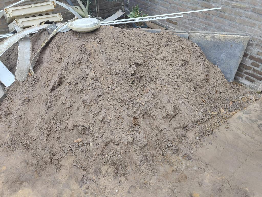 Zwarte zand, Ophalen, Zo goed als nieuw, Ophoogzand