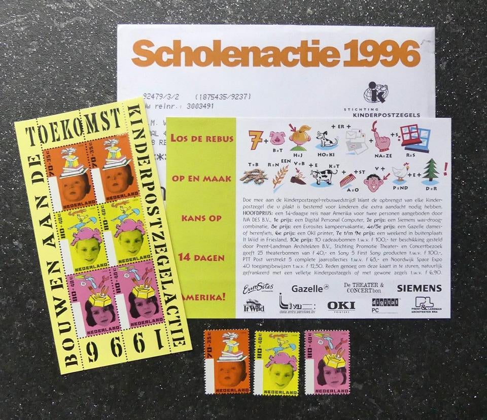 Velletje kinderpostzegels 1996 met envelop en kaart, Ophalen of Verzenden, Na 1940, Postfris