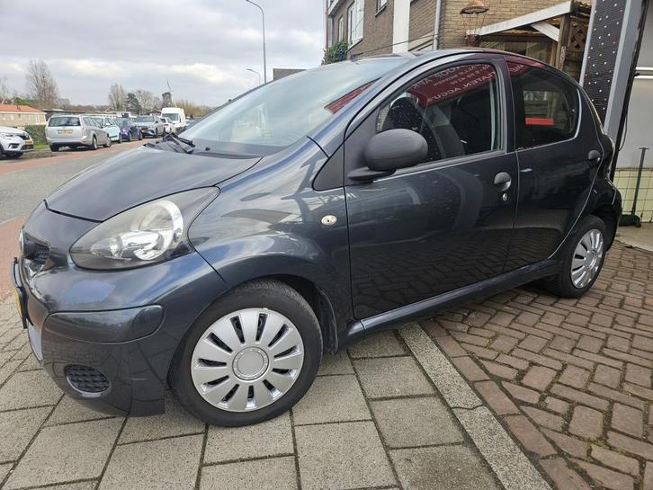 Toyota Aygo 1.0-12V Now | Airco | C.V | Eleltr.Ramen, Auto's, Toyota, Te koop, Aygo, ABS, Airbags, Airconditioning, Alarm, Centrale vergrendeling