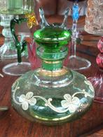 Groene glazen karaf met bloemmotief, Ophalen of Verzenden