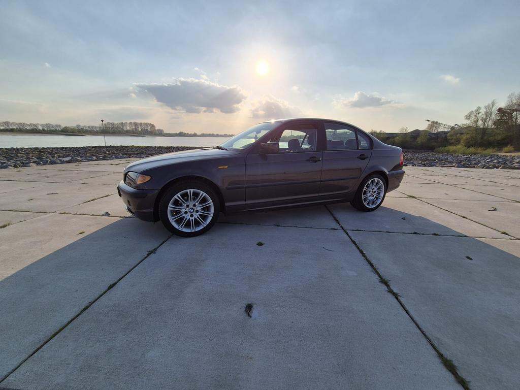 BMW 3-Serie 2.0 I 318 2003, 1995 cc, Handgeschakeld, Particulier, Sedan