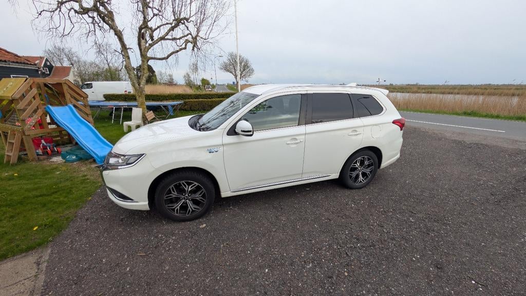 Mitsubishi Outlander 2.4 Dohc Mivec Phev 240pk 4WD Aut 2020, Auto's, Mitsubishi, Automaat, Outlander, Zwart, 4 cilinders