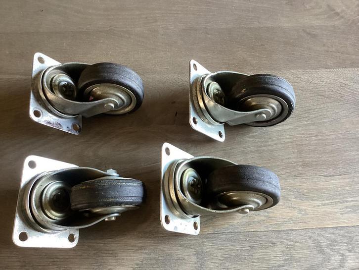 Zwenkwielen, Doe-het-zelf en Verbouw, Zwenkwielen, Zo goed als nieuw, Ophalen of Verzenden