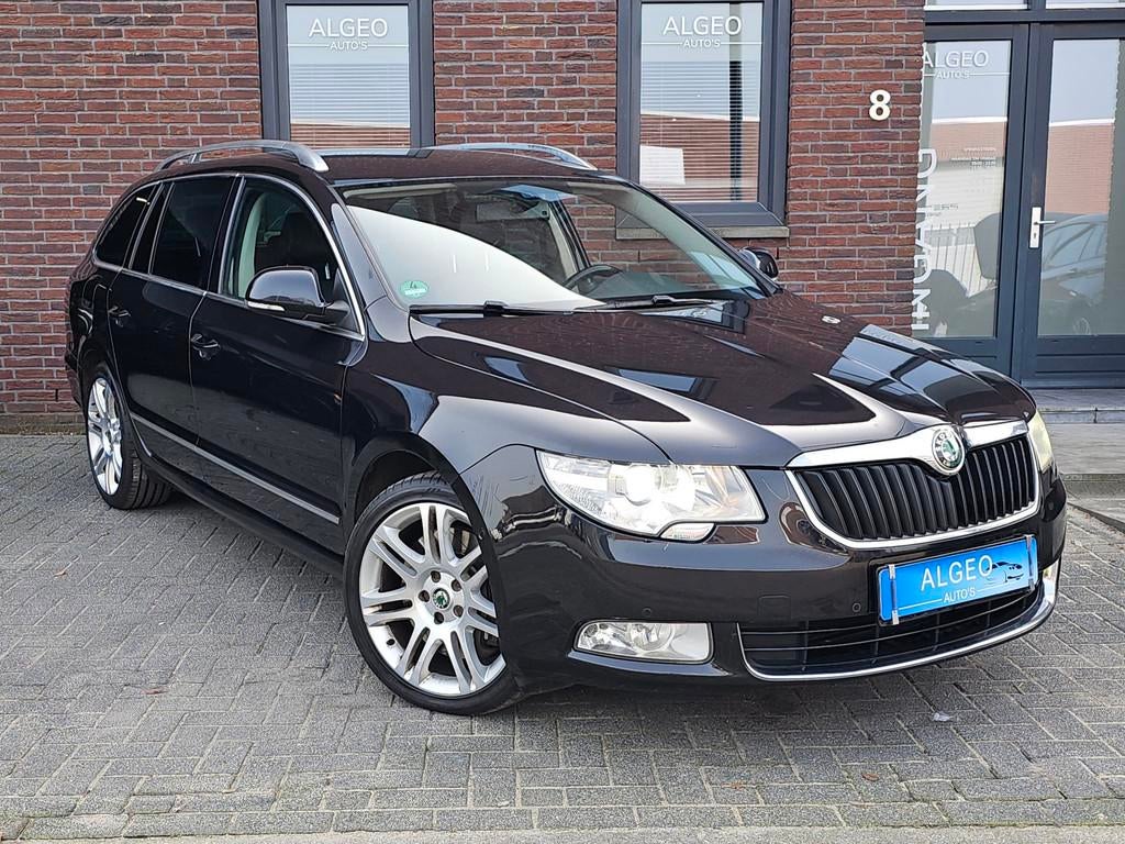 Skoda Superb Combi 3.6 FSI Elegance 4x4 / Automaat / Leder /, Auto's, Skoda, Automaat, Stoelverwarming, Zwart, Zwart