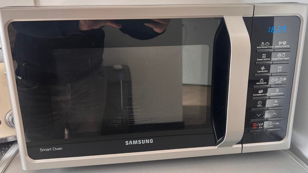 SAMSUNG MC28H5015AS/EN - Combimagnetron - 900 W, Ophalen, Combimagnetron, Crisp, Zo goed als nieuw