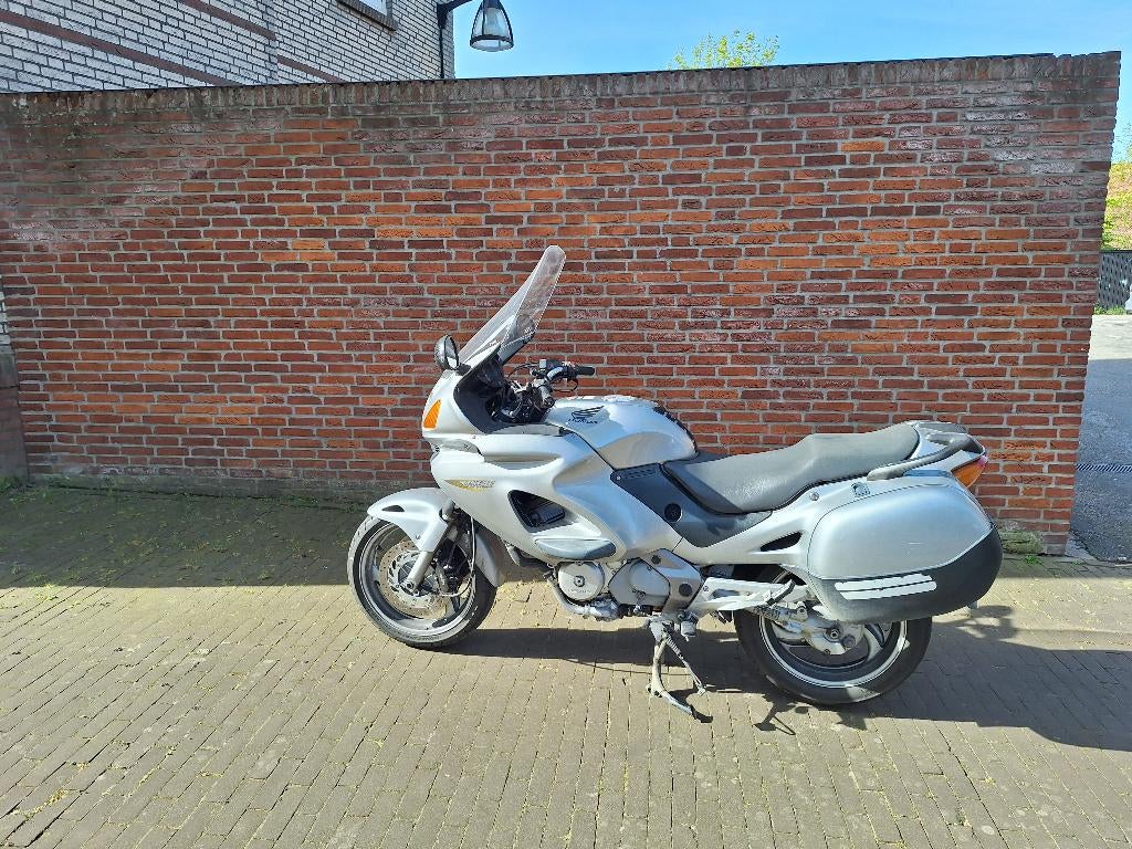 Honda Deauville 650 aangeboden, 2 cilinders, Occasion, Motorrijbewijs A, Particulier