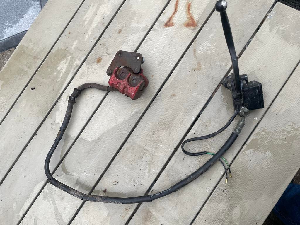 Rode remklauw met remhendel en leiding, Ophalen of Verzenden, Gebruikt