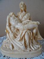 Piëta A. Santini piëtabeeld A. Santini Italy 19cm vintage, Ophalen of Verzenden, Zo goed als nieuw, Beeld(je), Christendom | Katholiek