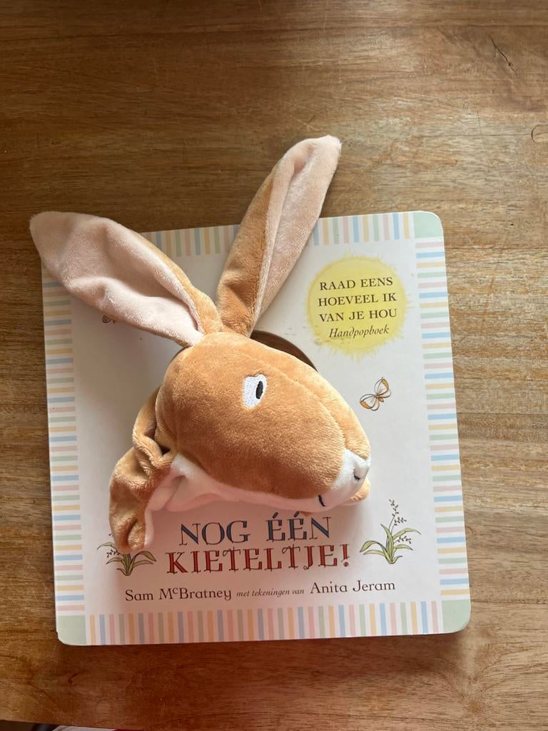 Raad eens hoeveel ik van je hou Handpopboek. Zgan., Ophalen of Verzenden, Zo goed als nieuw, Sam McBratney