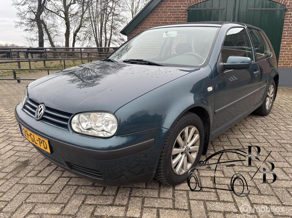 Volkswagen Golf 1.4-16V Trendline INRUILKOOPJE VASTE PRIJS, Auto's, Voorwielaandrijving, Stof, Gebruikt, Zwart