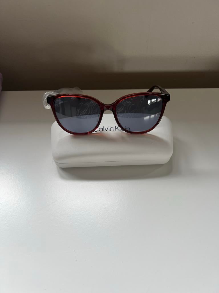 Calvin Klein  zonnebril, Overige merken, Zonnebril, Nieuw, Ophalen of Verzenden