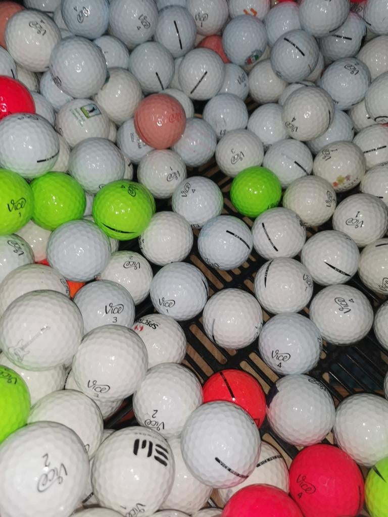 Vice pro golfballen 50 stuks AAAA kwaliteit, Sport en Fitness, Golf, Ophalen of Verzenden, Zo goed als nieuw, Bal(len)