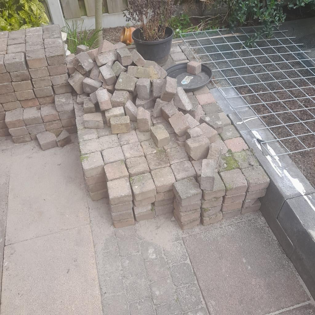 Gratis af te halen: Cirkel en 10x10 koppelstones, Tuin en Terras, Ophalen, Gebruikt, Klinkers, 10 m² of meer