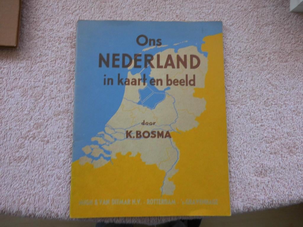 Ons Nederland in kaart en beeld door K. Bosma., Boeken, Atlassen en Landkaarten, Ophalen of Verzenden, K. Bosma, 1800 tot 2000