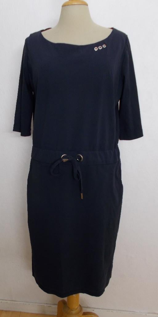 Leuke donkerblauwe travelstof jurk van Jane Lushka! M, Kleding | Dames, Maat 38/40 (M), Zo goed als nieuw, Knielengte, Verzenden